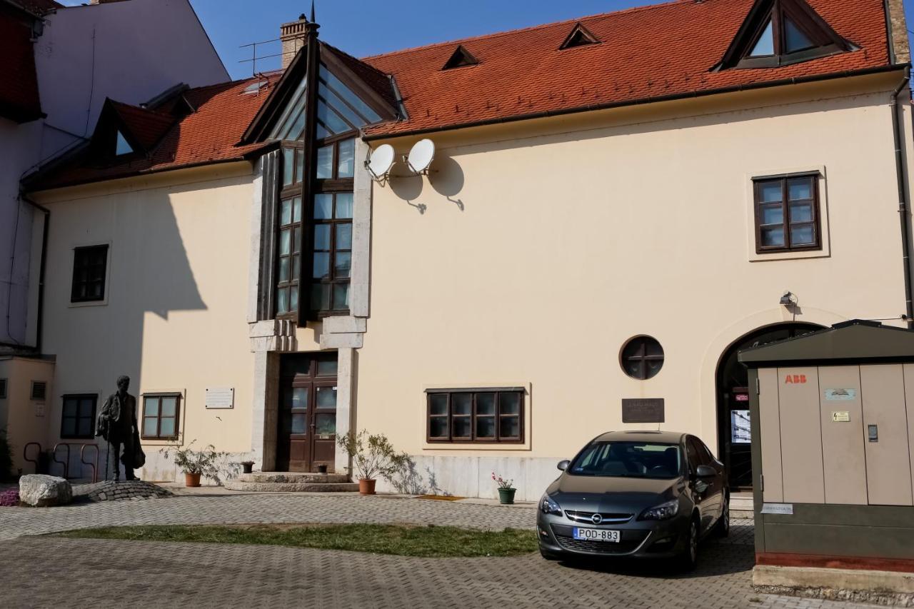 Lenau Haz Bed & Breakfast Peçuy Dış mekan fotoğraf